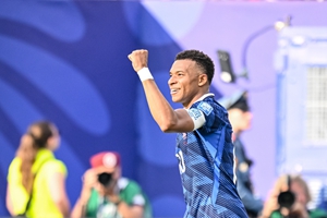 世界杯战报：法国3-0瑞典，高卢雄鸡强势晋级十六强